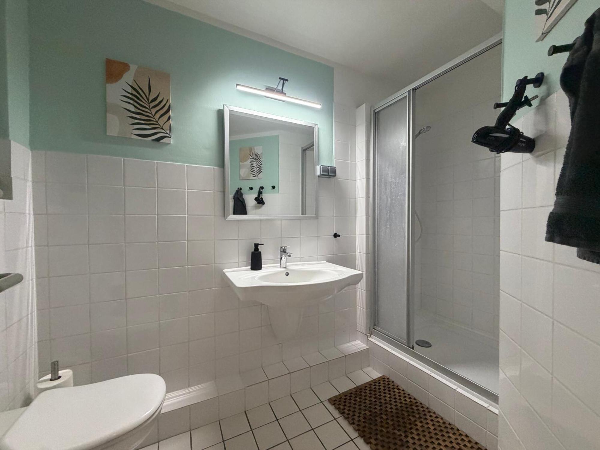 Einzelzimmer mit Gemeinschaftsdusche und -WC